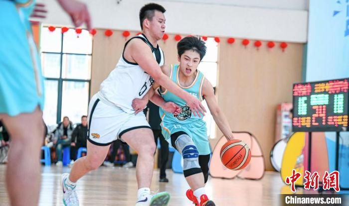 杭台高中篮球交流邀请赛决赛阶段：两岸青年以