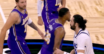 湖人9连胜收官战险胜魔术 肯纳德绝杀成焦点