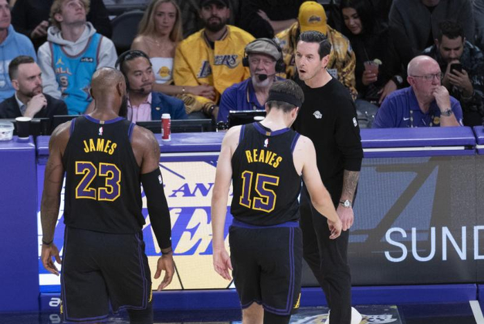 41岁詹姆斯适应球队战术数据亮眼打破纪录