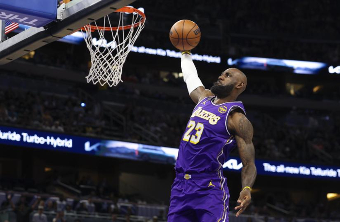 41岁詹姆斯适应球队战术数据亮眼打破纪录