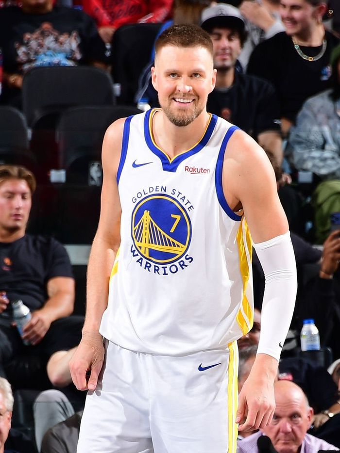 波尔津吉斯交易后薪资3073万出勤32场引热议