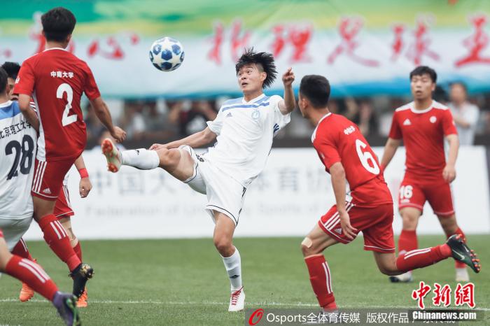 高校足球专业招生启动 学生备战世界杯关键战